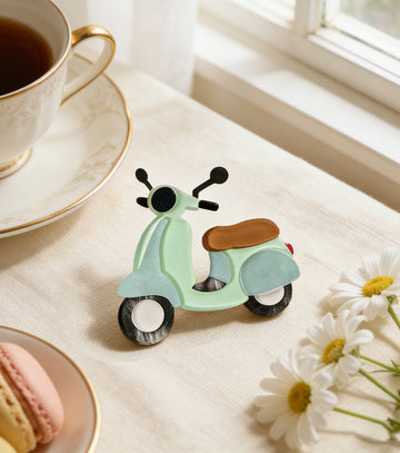 Roman Holiday Brooch